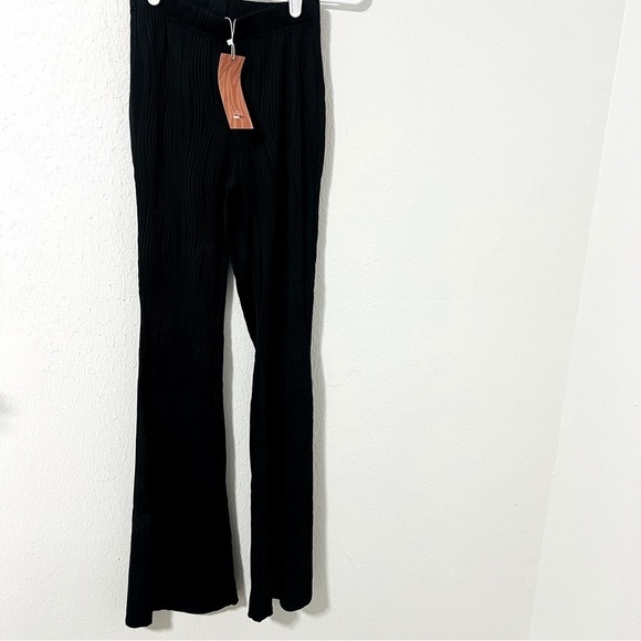 EZwear Women’s XS 2 SHEIN Black Solid Ribbed Flared Leg Pants Lightweight NWT - Picture 2 of 8